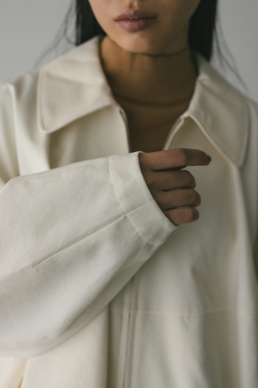 カーブフォルムライトブルゾン WHT FREE