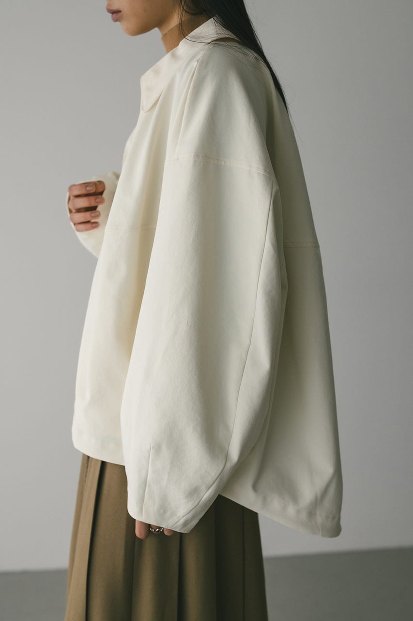 カーブフォルムライトブルゾン WHT FREE