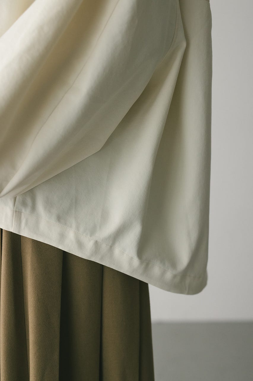 カーブフォルムライトブルゾン WHT FREE