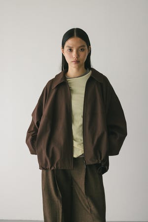 カーブフォルムライトブルゾン