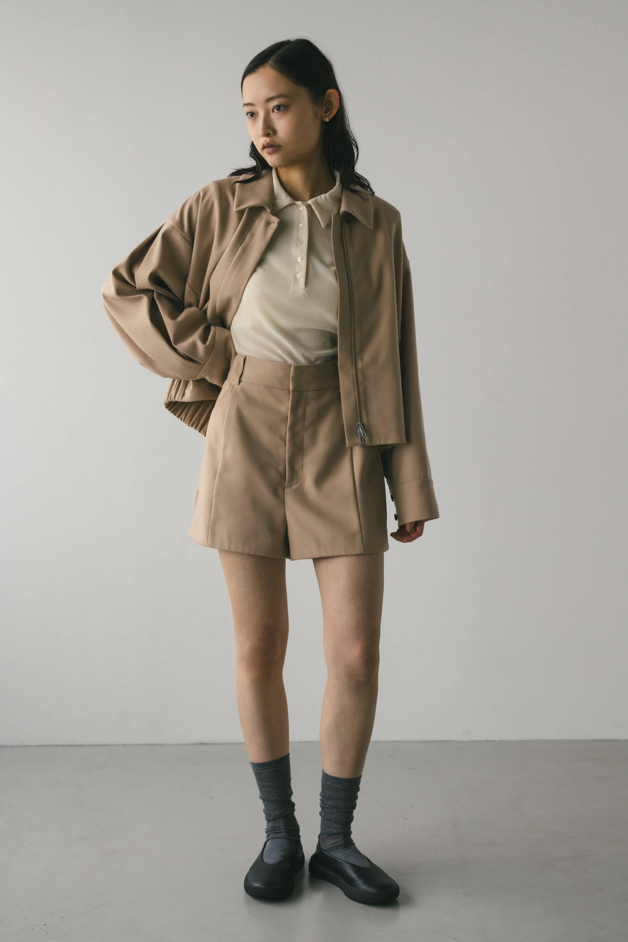 フォルムショートパンツ BEG M