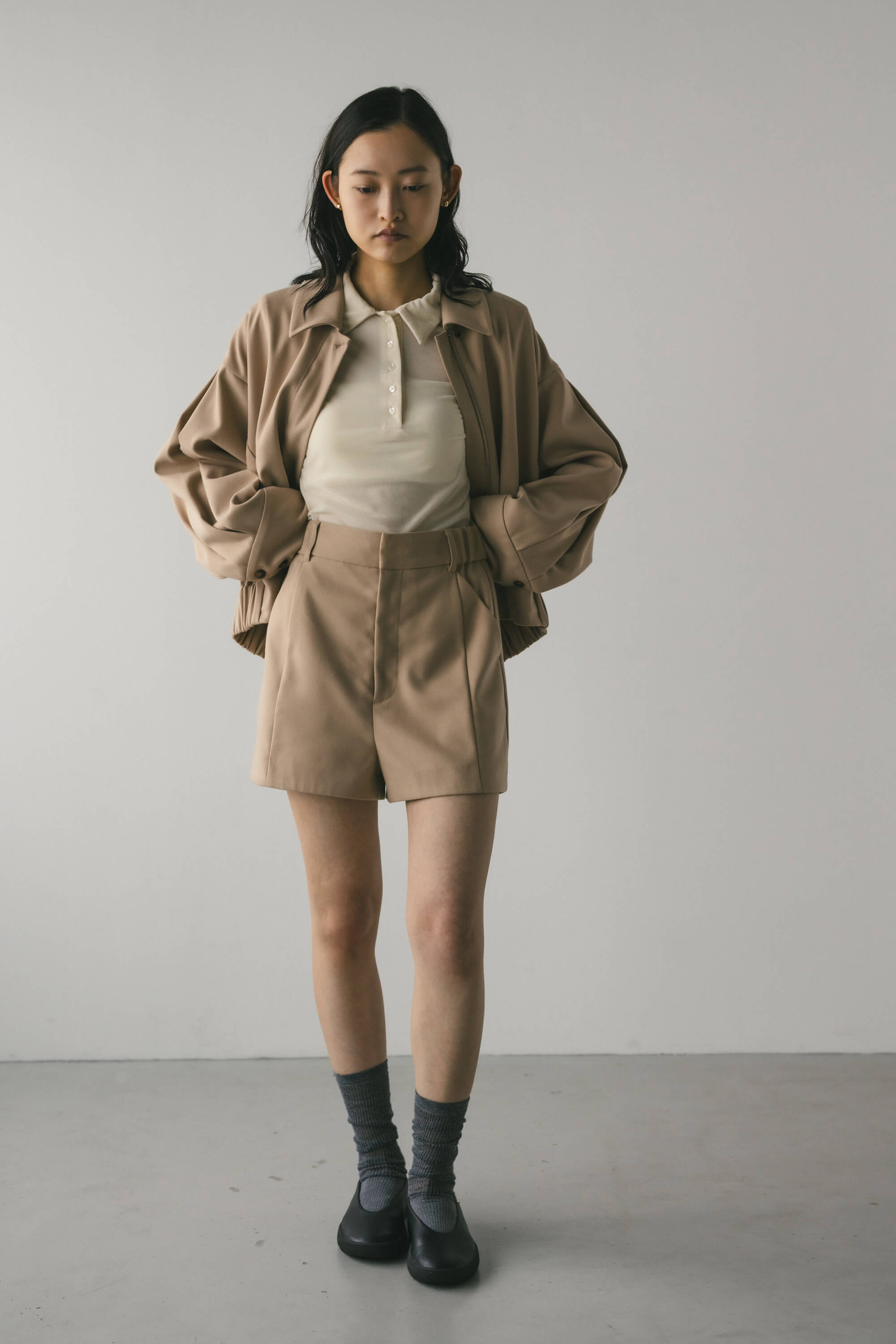 フォルムショートパンツ BEG M