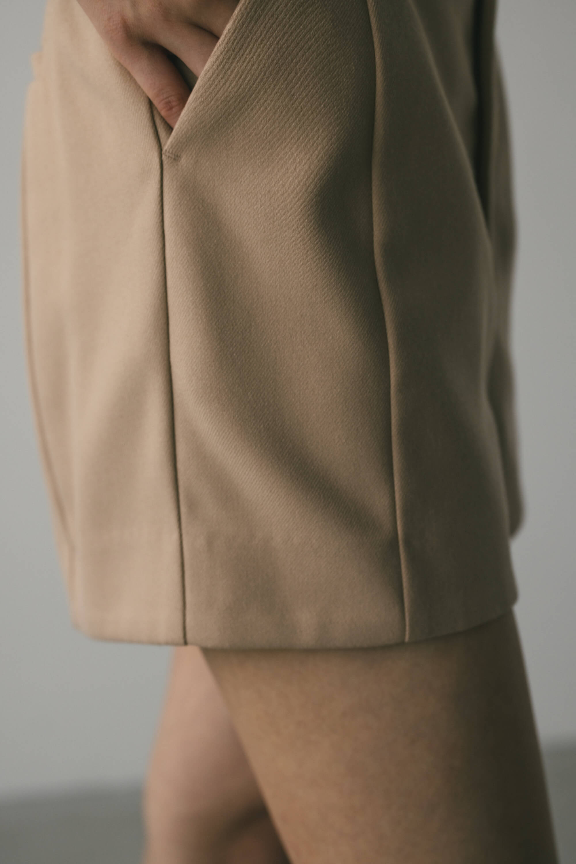 フォルムショートパンツ BEG M