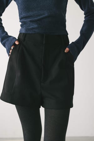 フォルムショートパンツ