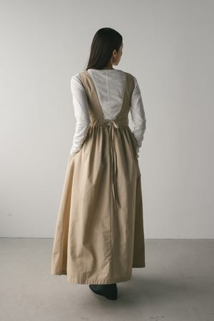 ディープVジャンパースカート