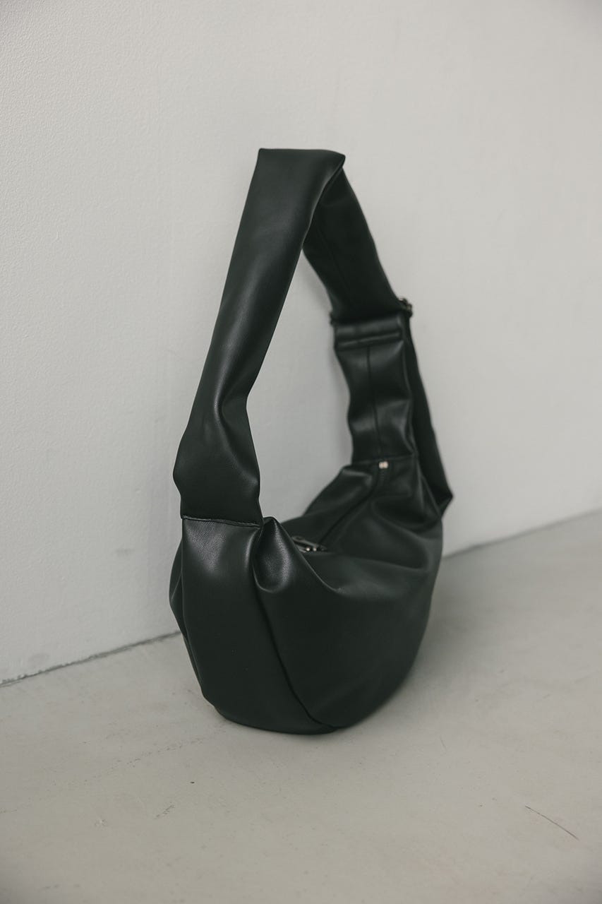 パッファーマンドリンバッグ BLK FREE