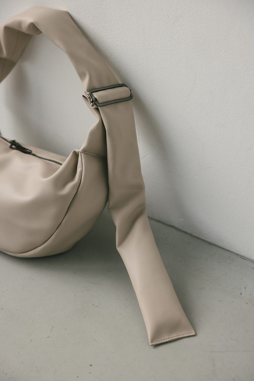 パッファーマンドリンバッグ IVOY FREE