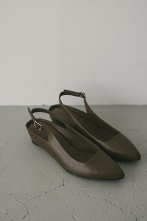 ストラップウエッジパンプス