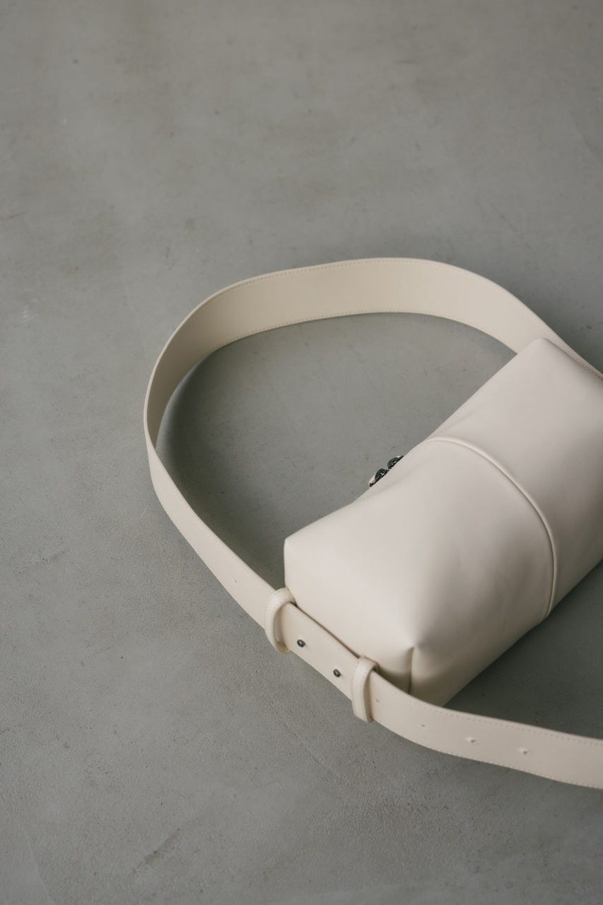 ワイドベルトスクエアバッグ WHT FREE