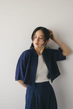 バックオープンワッシャーシャツ