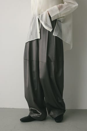 サテンワイドフォルムパンツ