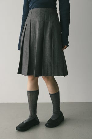 ニーレングスタックフレアスカート