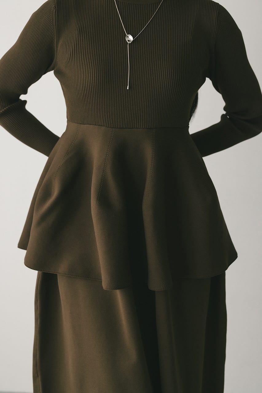 ドッキングフォルムニットワンピース KHA M