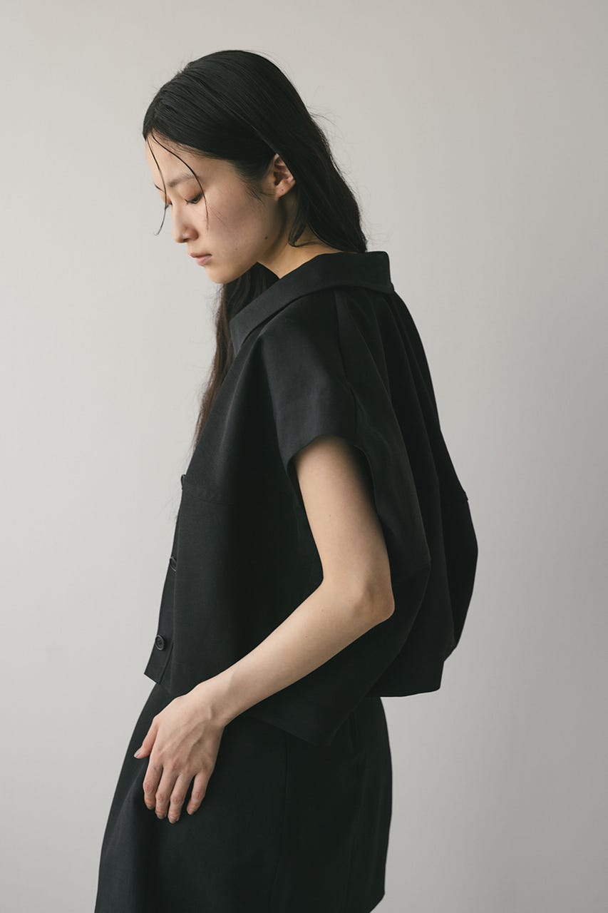 フォルムショートベスト BLK FREE