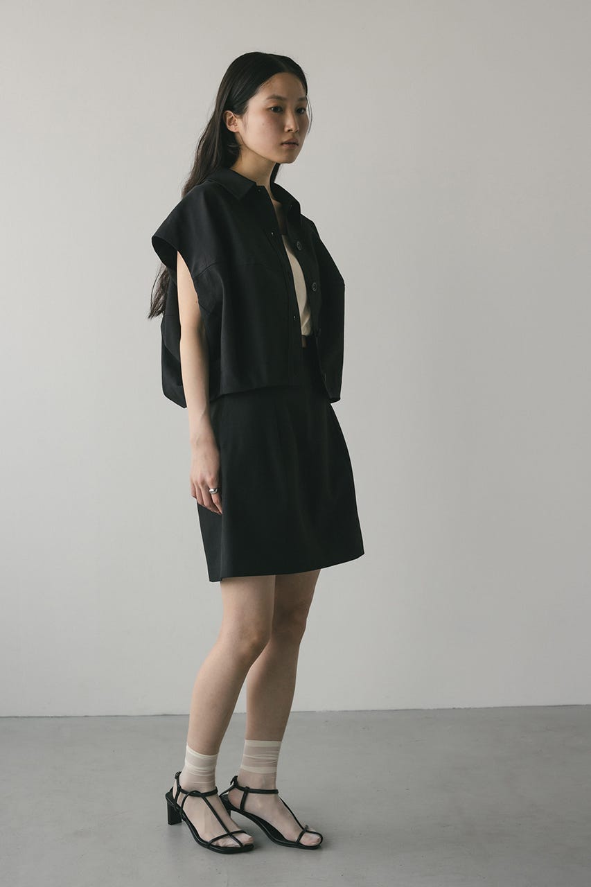 フォルムショートベスト BLK FREE