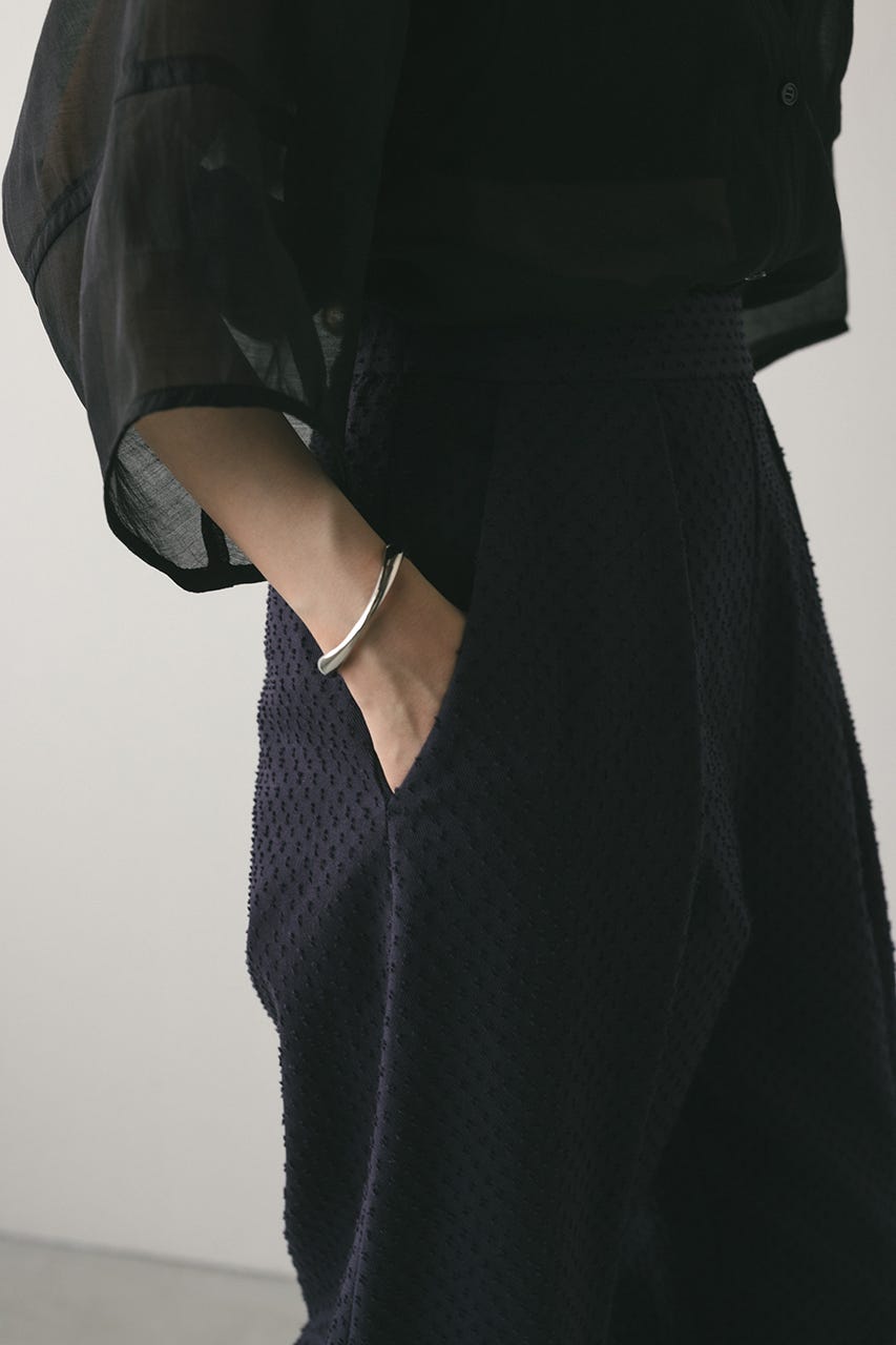 アウトドットフォルムパンツ NVY M