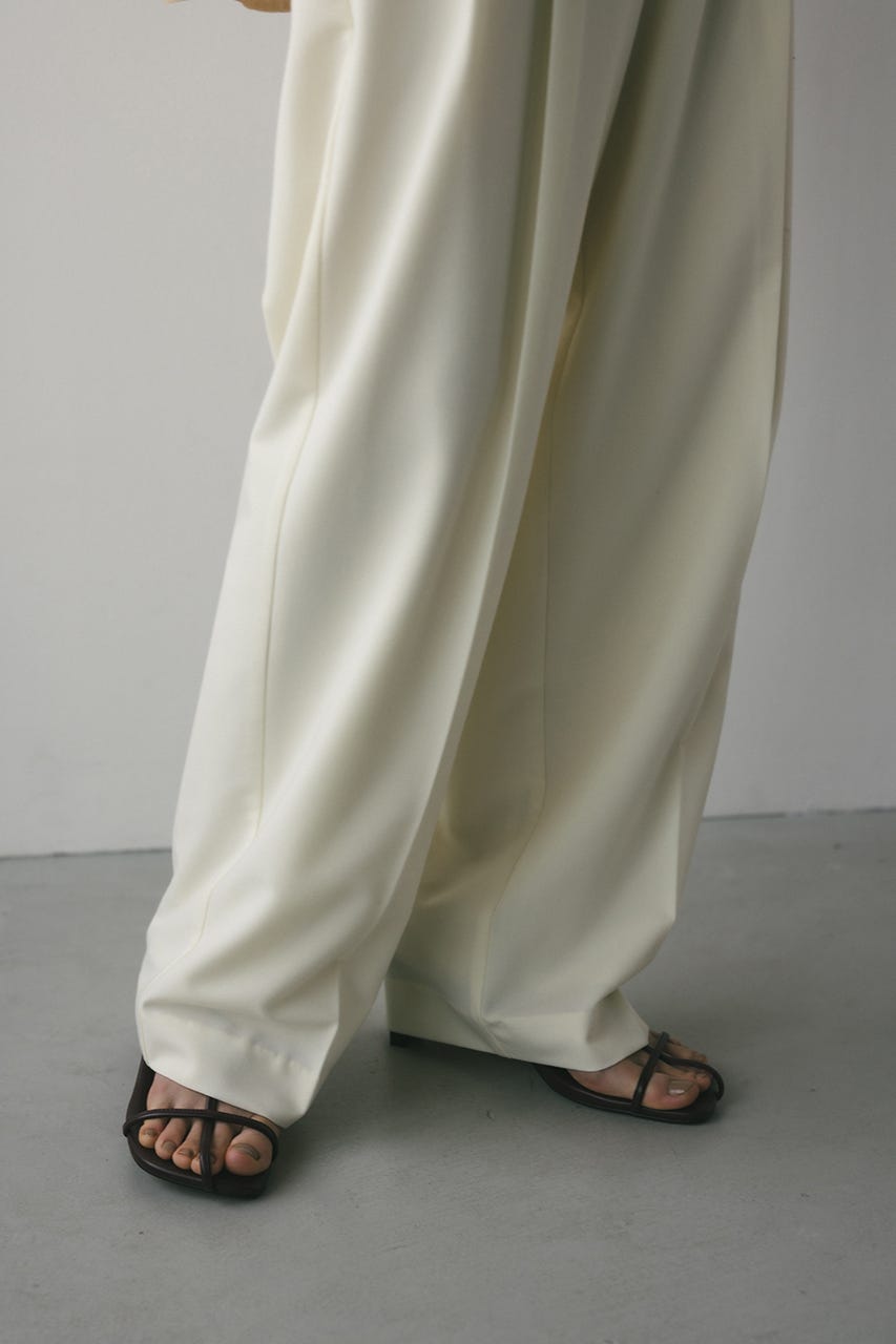 ベーシックツータックパンツ IVOY M