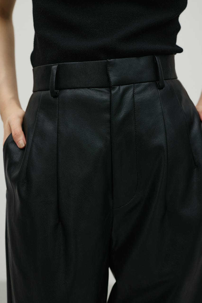 フェイクレザーストレートパンツ BLK S