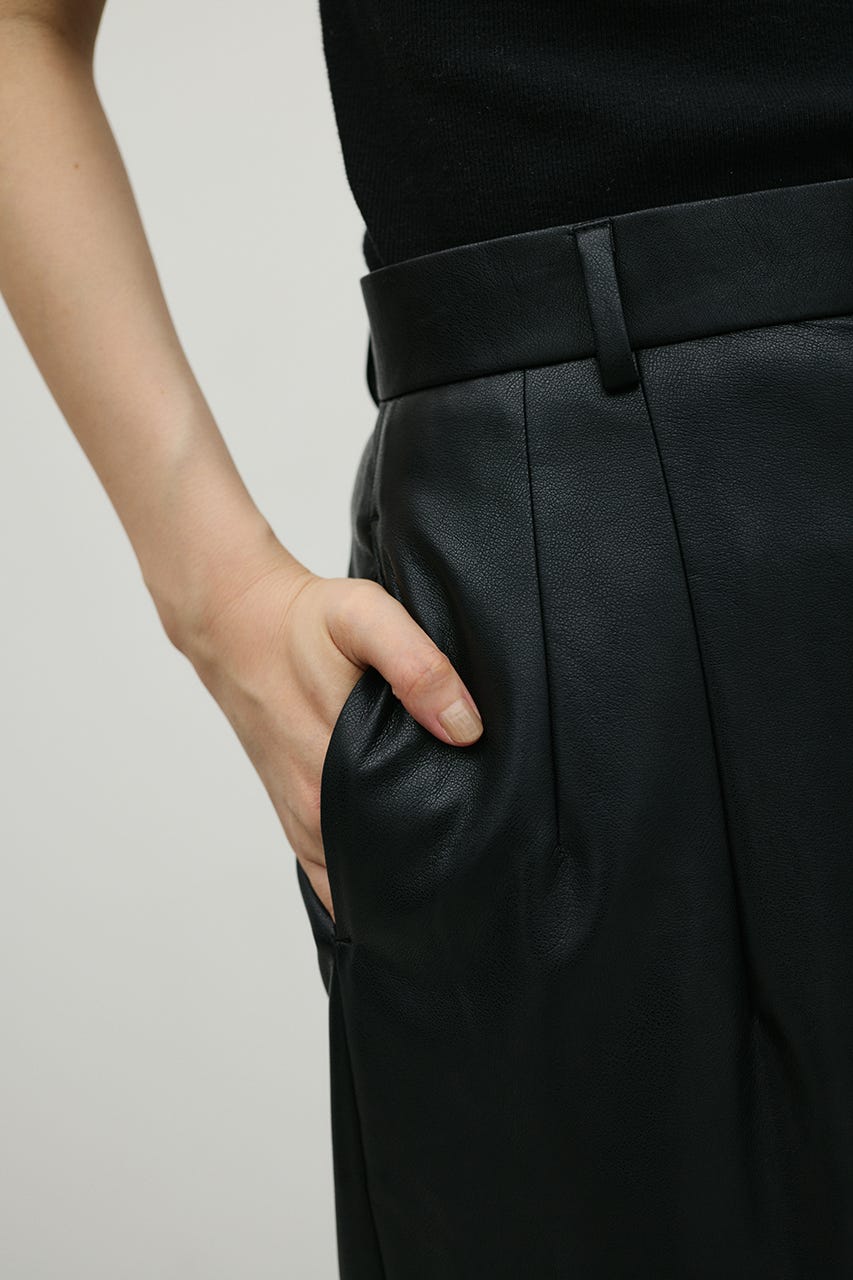 フェイクレザーストレートパンツ BLK S