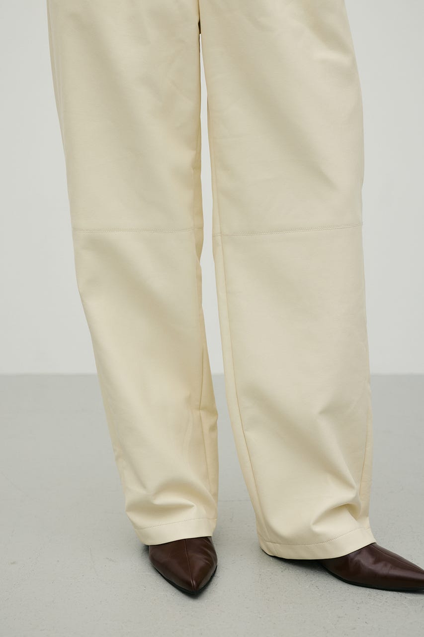 フェイクレザーストレートパンツ IVOY M