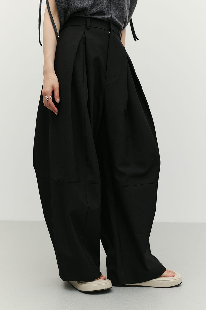 タックフォルムパンツ BLK M