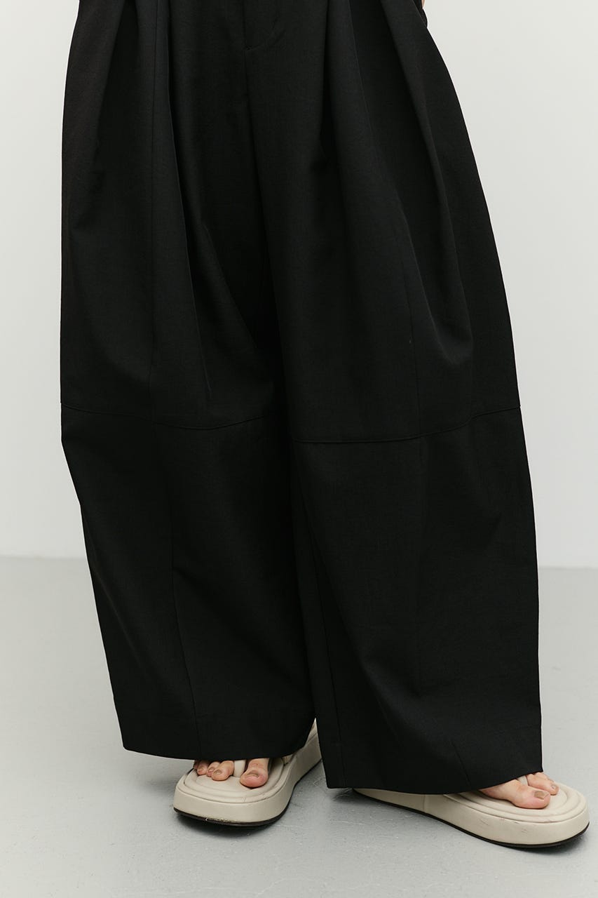 タックフォルムパンツ BLK M