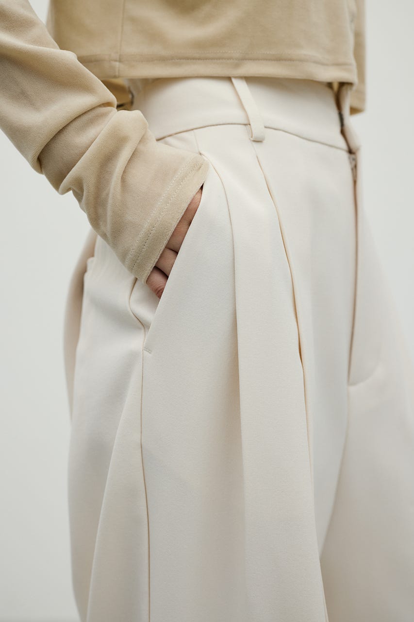 ベーシックツータックパンツ IVOY M