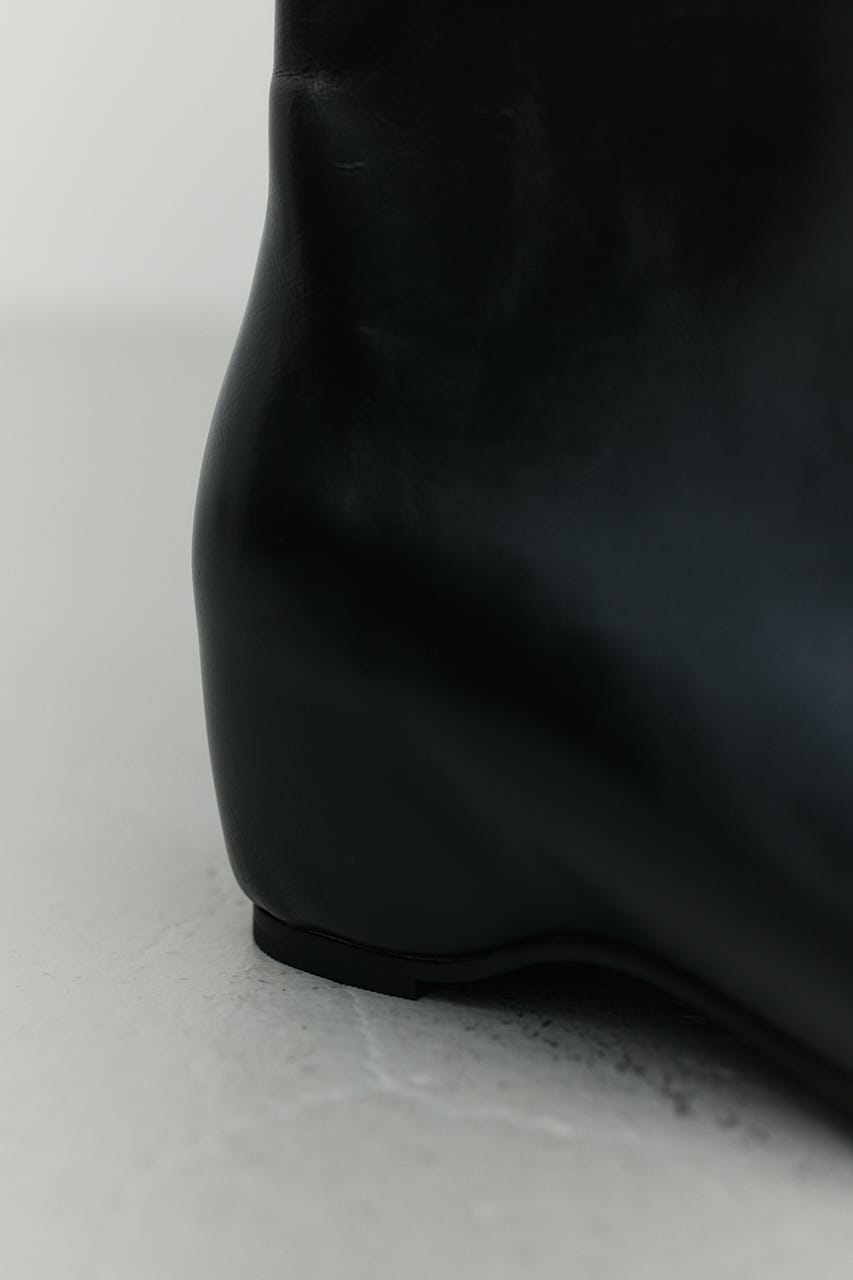インヒールグロスミドルブーツ BLK M