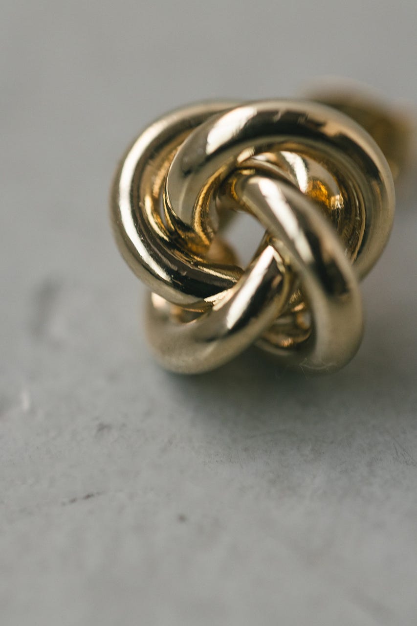 ノットモチーフピアス GLD FREE