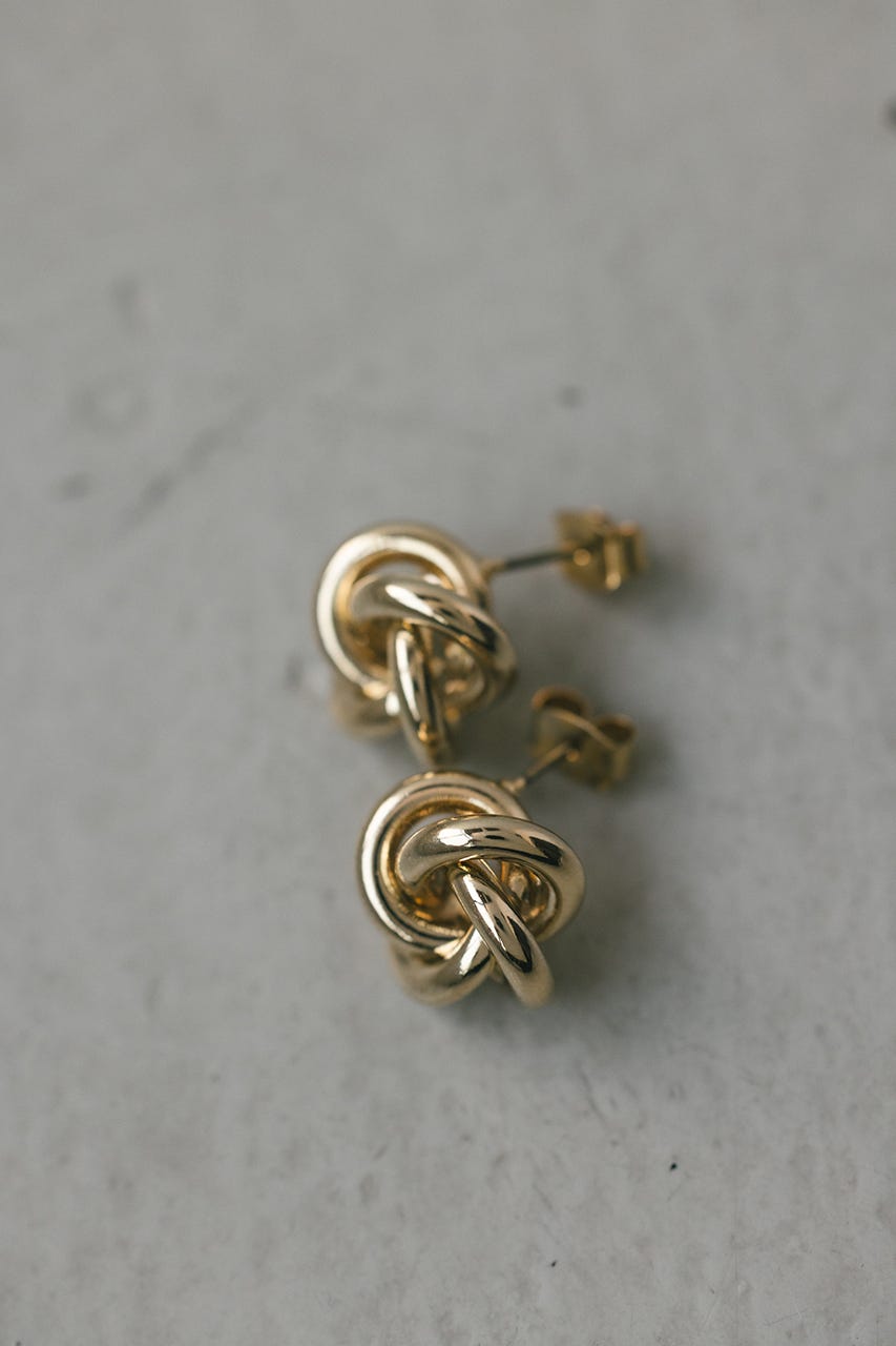 ノットモチーフピアス GLD FREE
