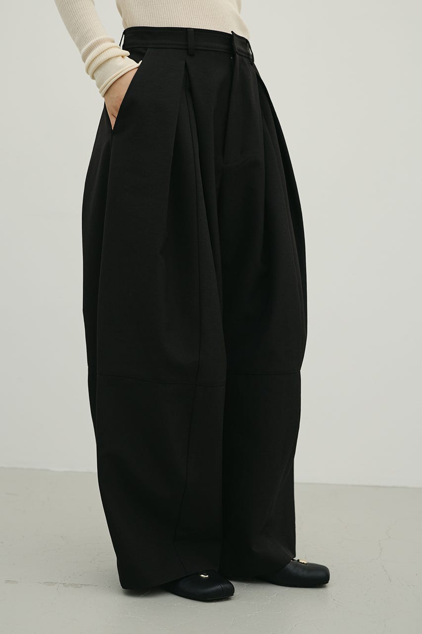 タックフォルムパンツ BLK S