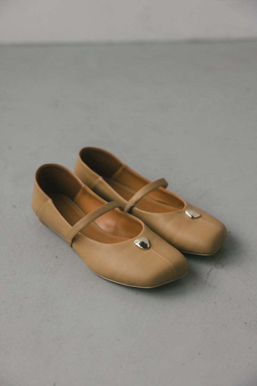 メタルモチーフパンプス BEG M