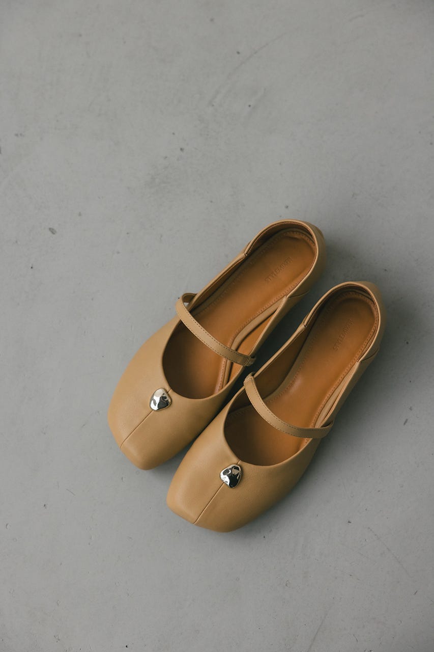 メタルモチーフパンプス BEG M