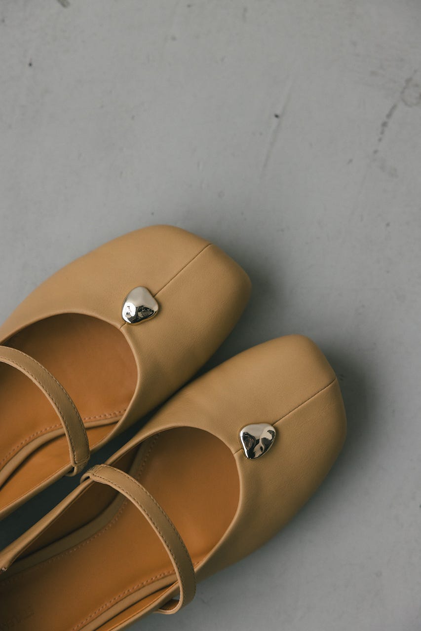 メタルモチーフパンプス BEG M