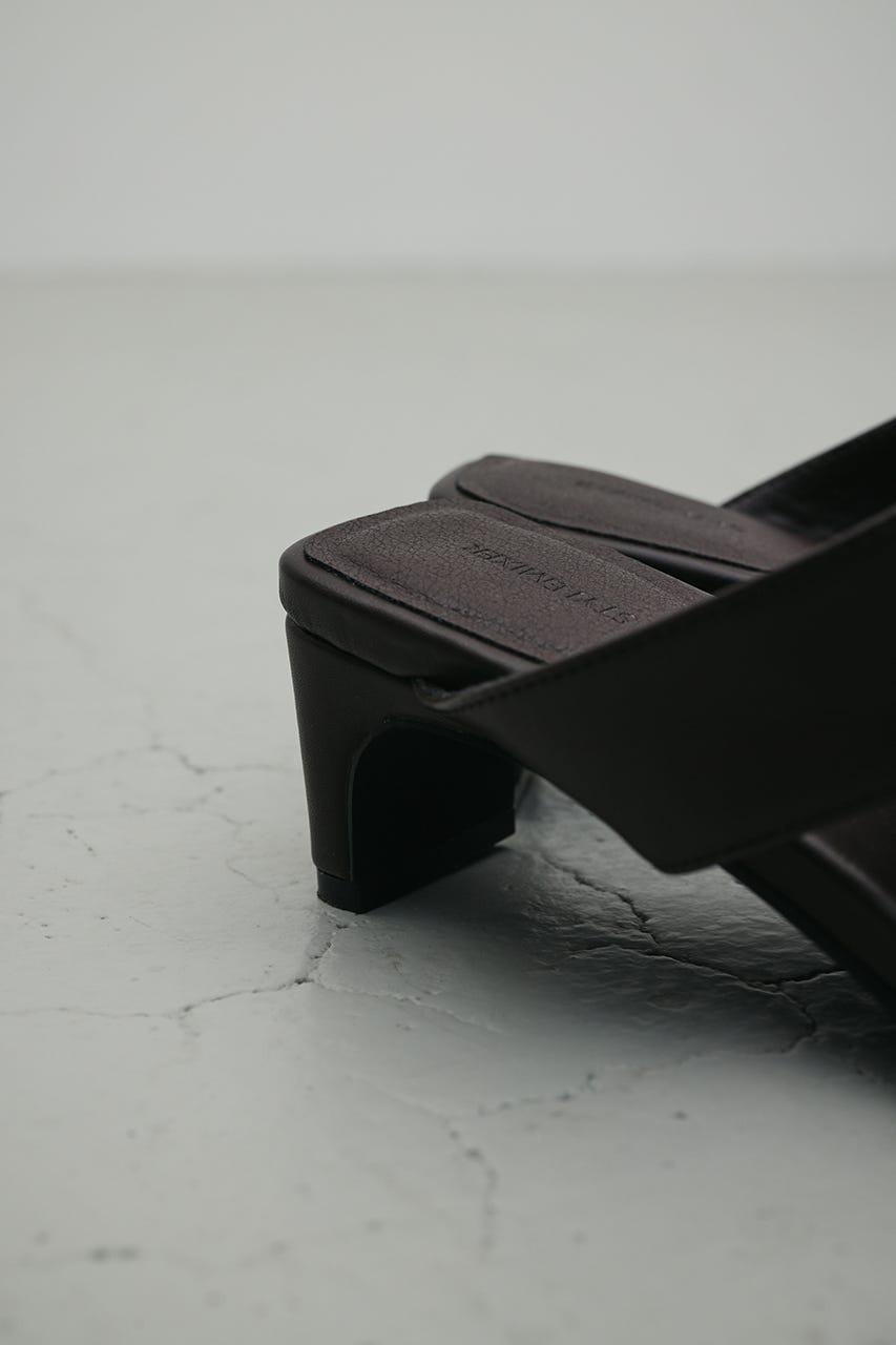 トングヒールサンダル BRN M