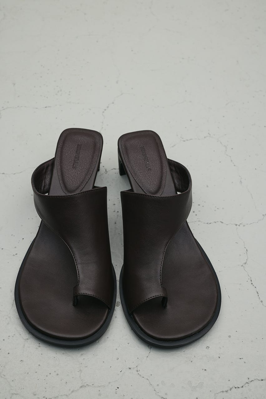 トングヒールサンダル BRN M