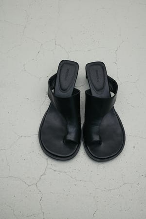 トングヒールサンダル