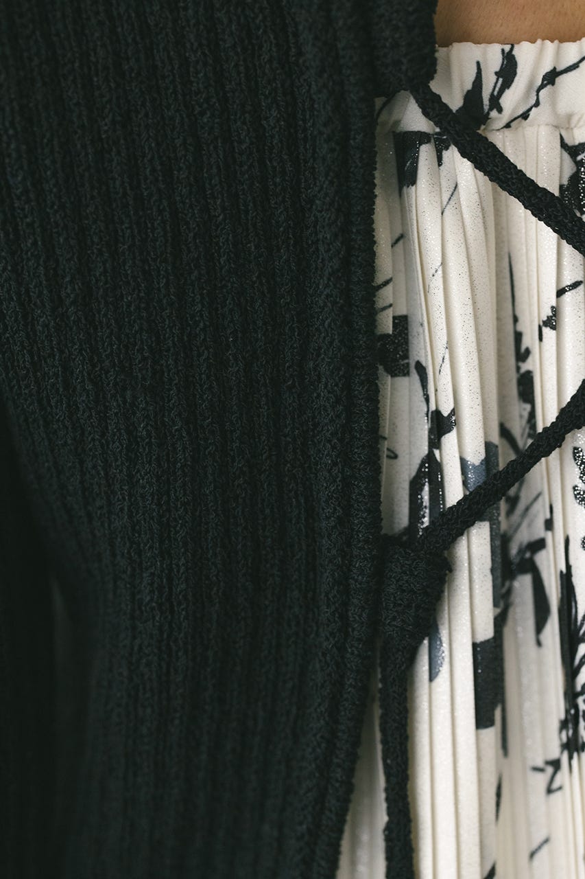 レースアップリブニットトップ BLK FREE