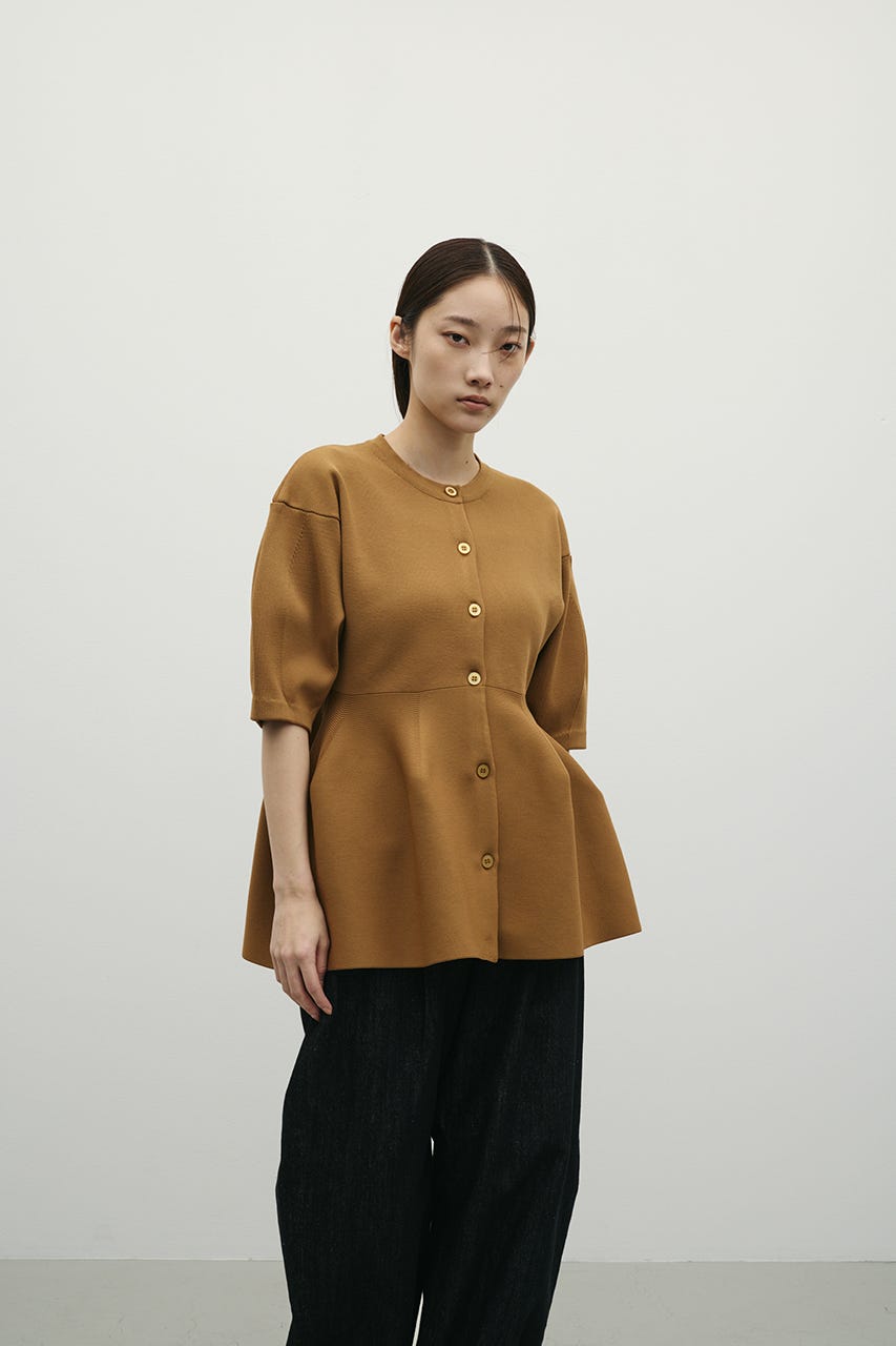 ペプラムフォルムスリーブカーデ CAM FREE