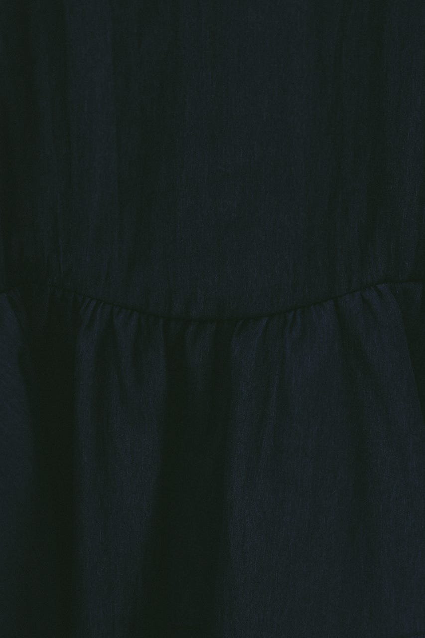 ヘムフリルシャツ NVY FREE