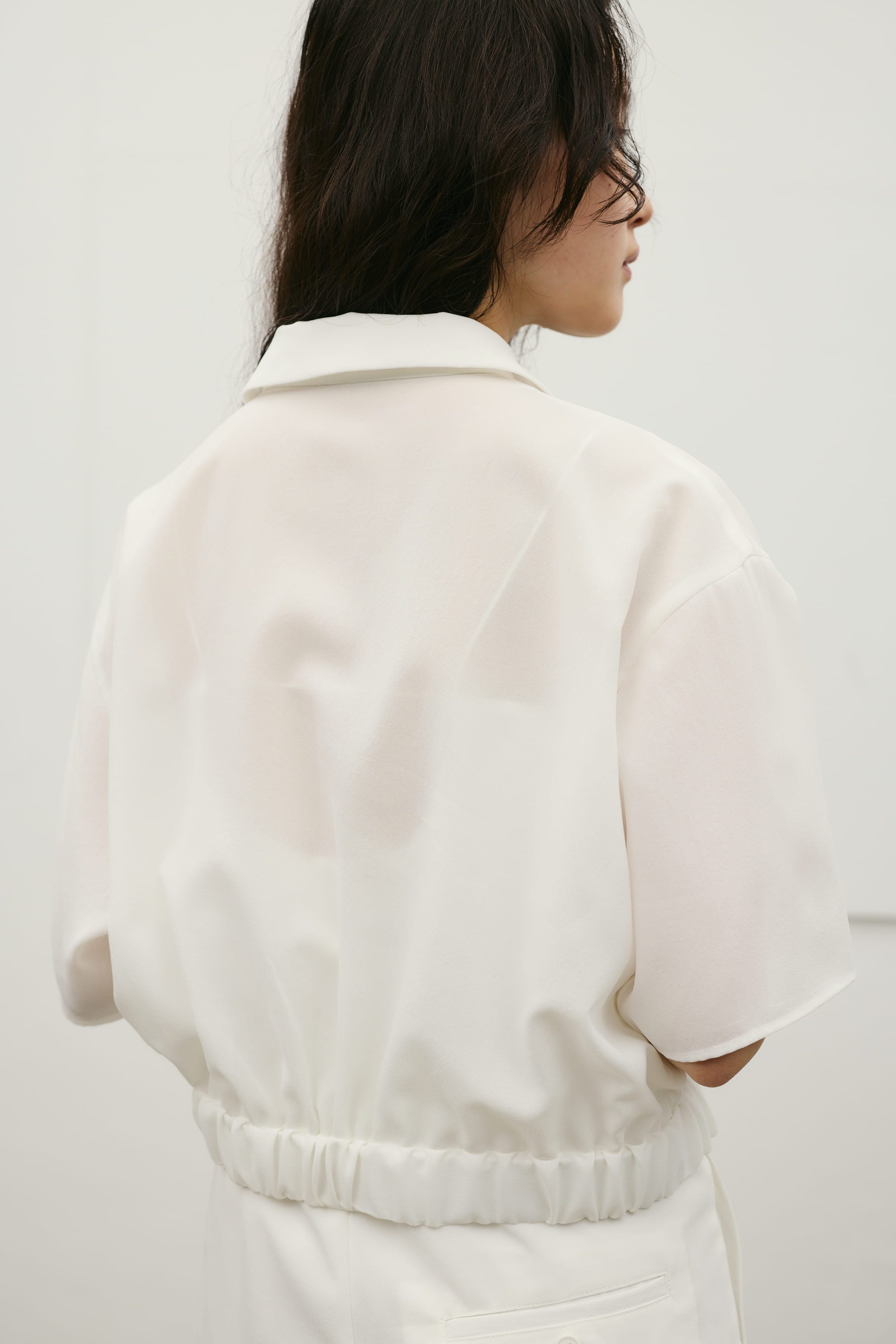 フラワーエンブロイダリージップシャツ WHT FREE