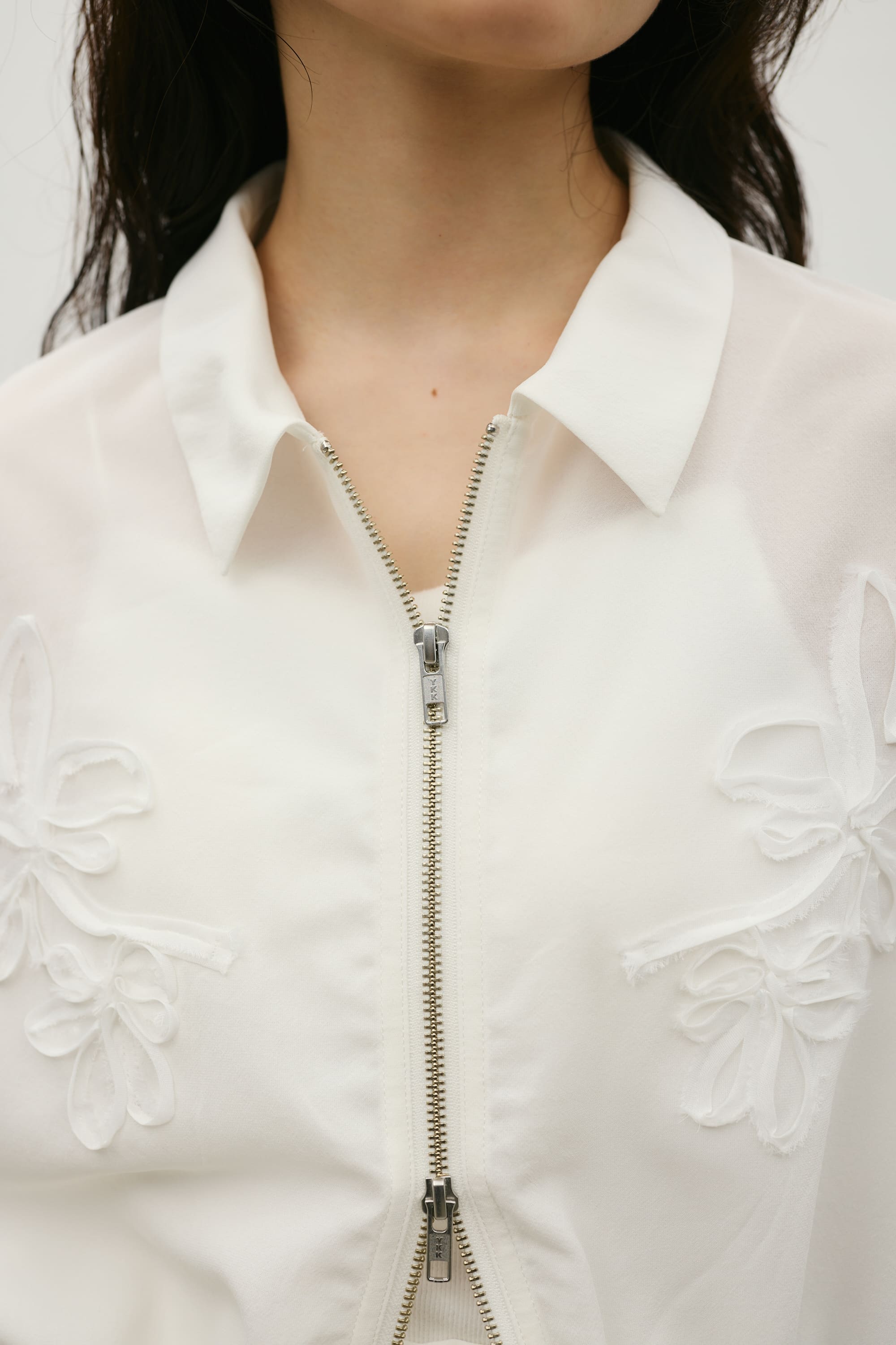 フラワーエンブロイダリージップシャツ WHT FREE