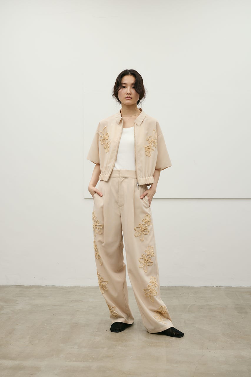 フラワーエンブロイダリータックパンツ BEG S