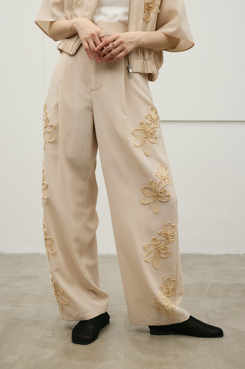 フラワーエンブロイダリータックパンツ BEG S