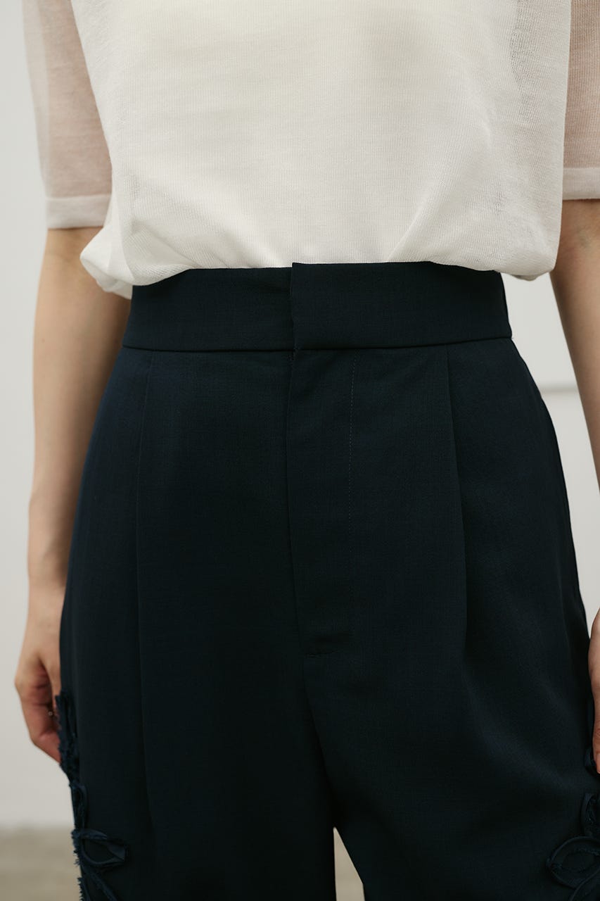 フラワーエンブロイダリータックパンツ NVY S