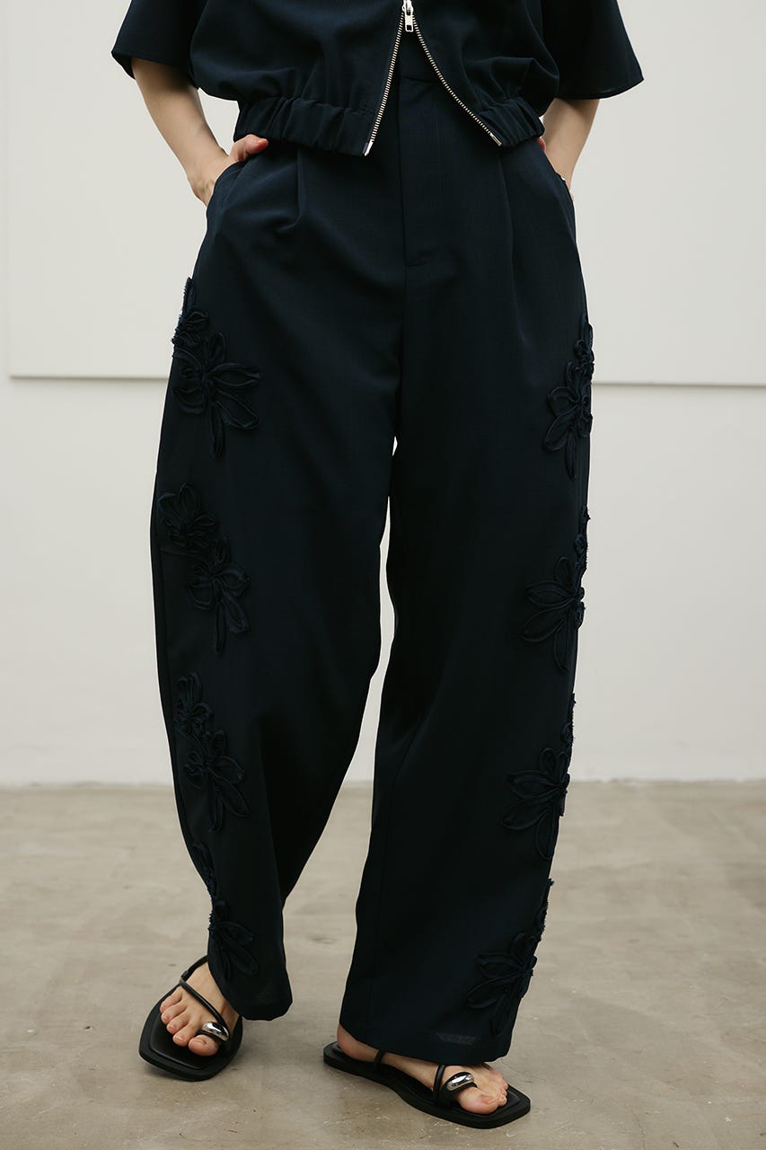 フラワーエンブロイダリータックパンツ NVY S