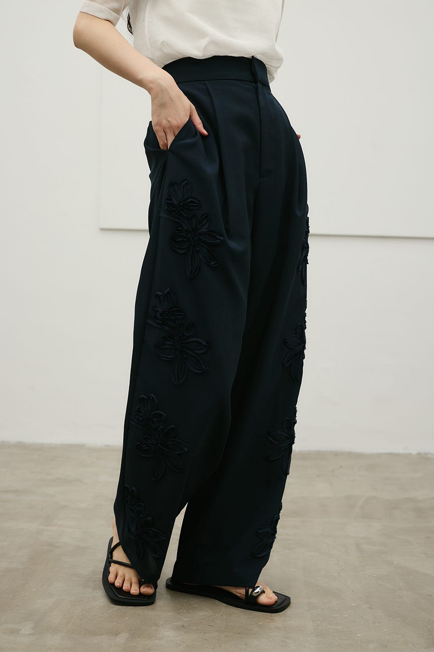 フラワーエンブロイダリータックパンツ NVY S