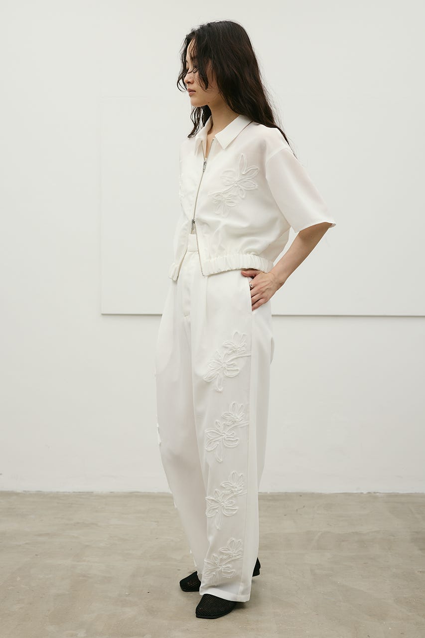 フラワーエンブロイダリータックパンツ WHT M