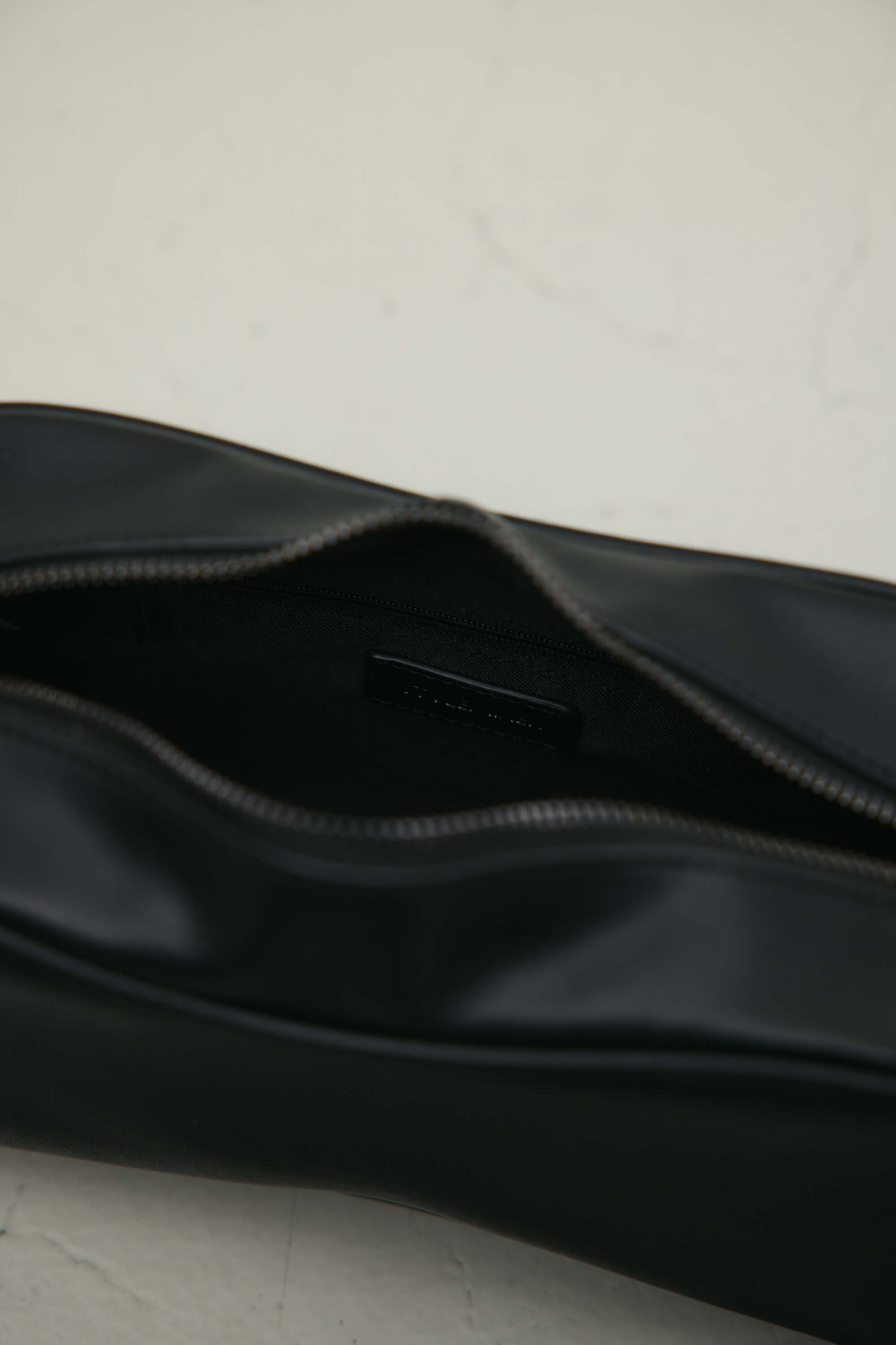 Wストラップカーブバッグ BLK FREE