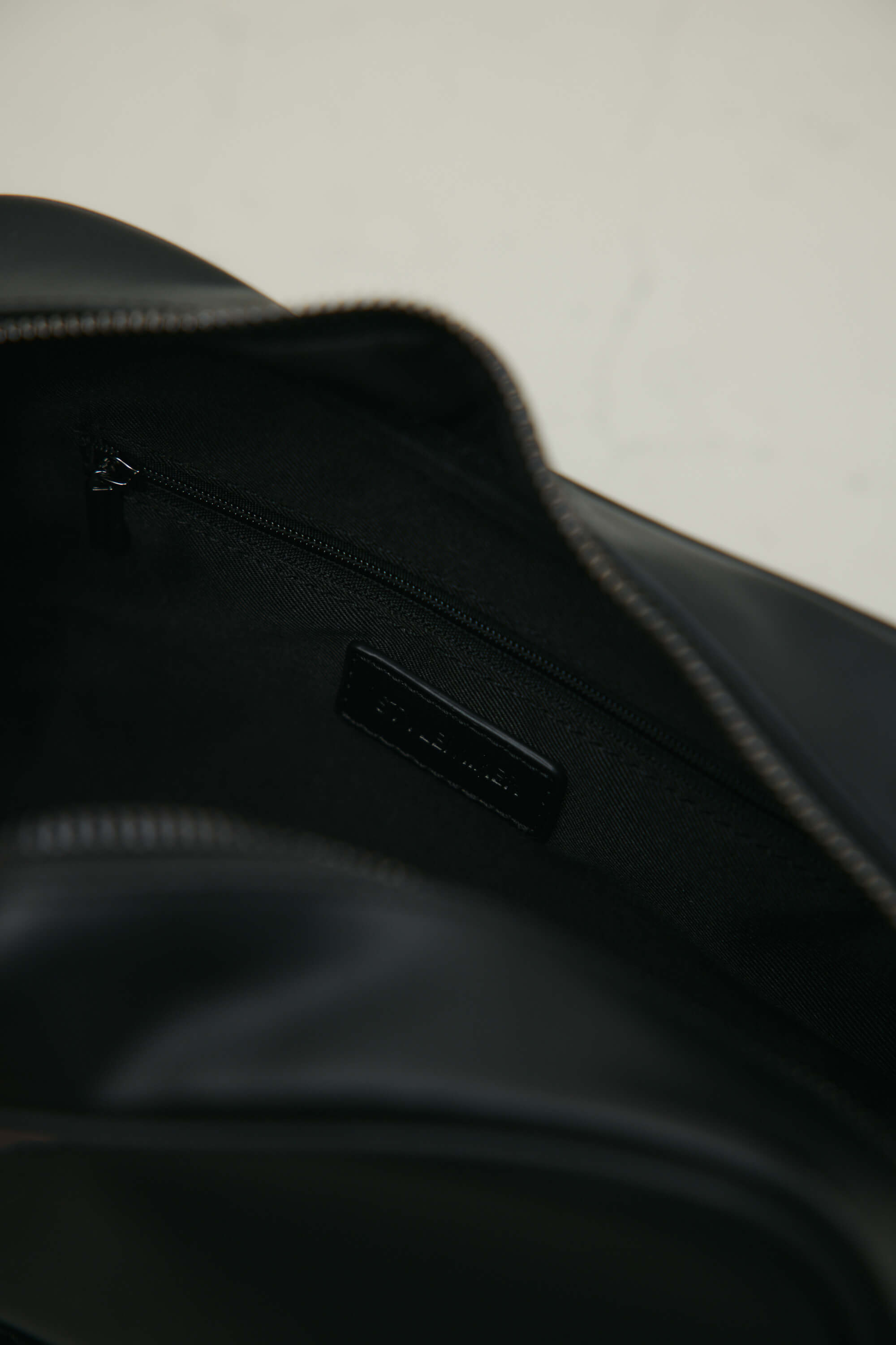 Wストラップカーブバッグ BLK FREE